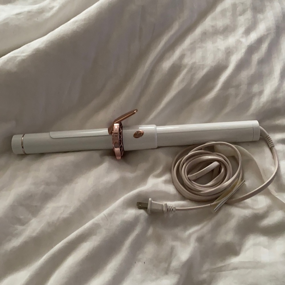 T3 Twirl Motion-Sensing Auto-Rotating Curling Iron